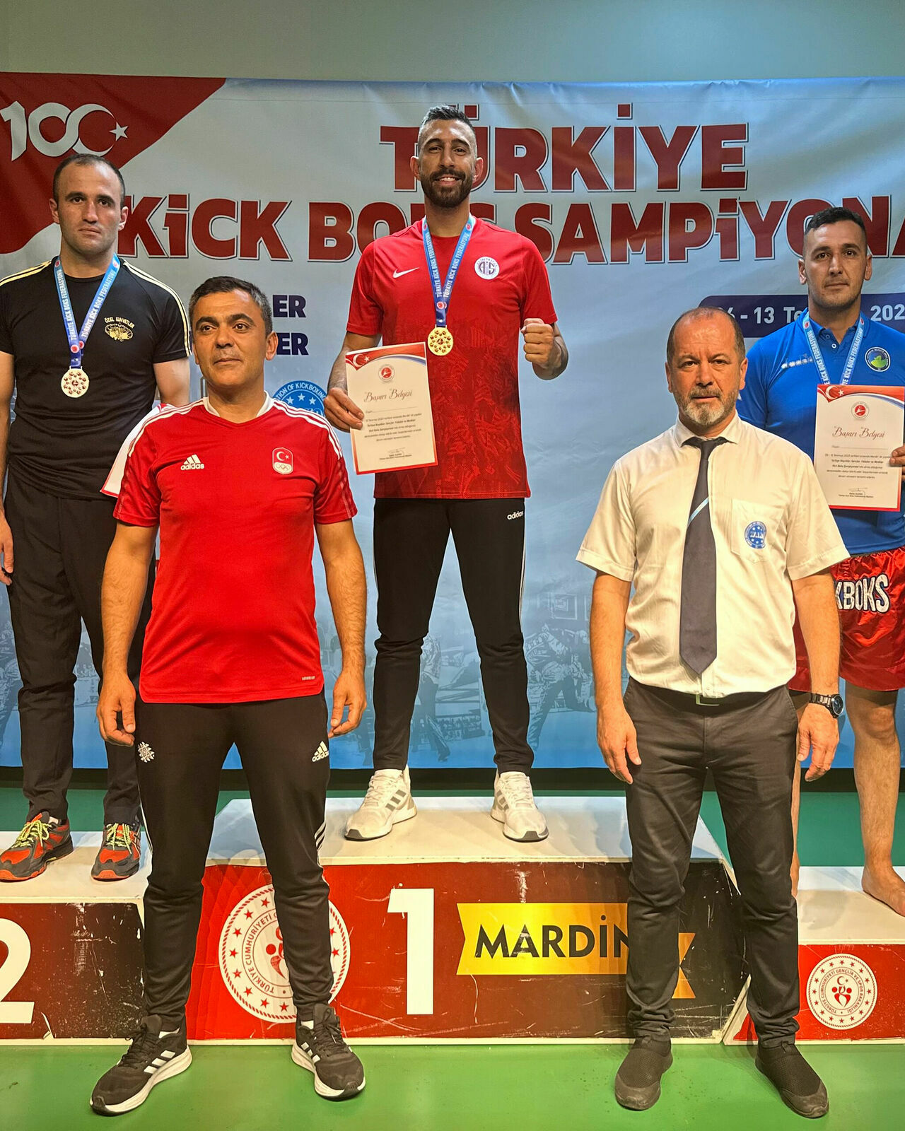 3 Antalyaspor Kick Boks Mehmet Mıstık Kürsü