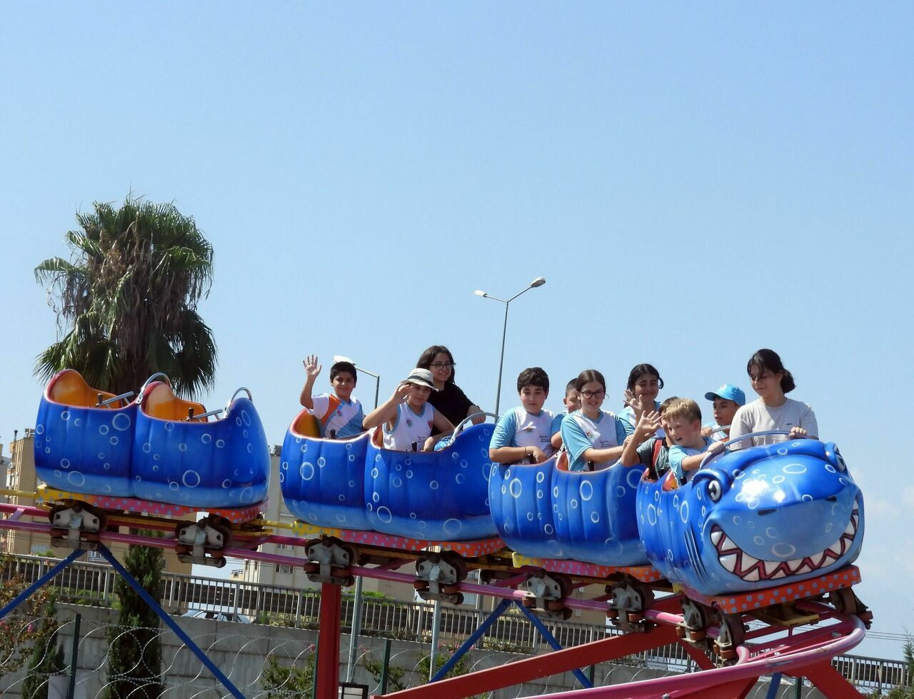 Kepezin-yaz-spor-okullarina-lunaparkli-kapanis_7