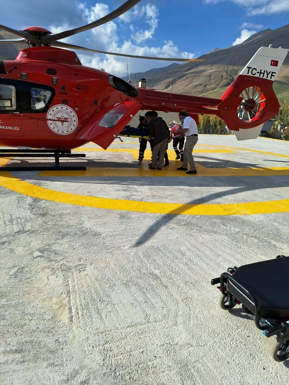 helikopter ile hastaneye yetiştirdiler - 3