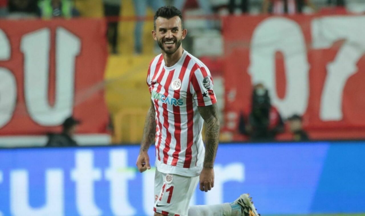 Antalyaspor'da Ömer Toprak ve Güray Vural'ın durumu netleşmedi