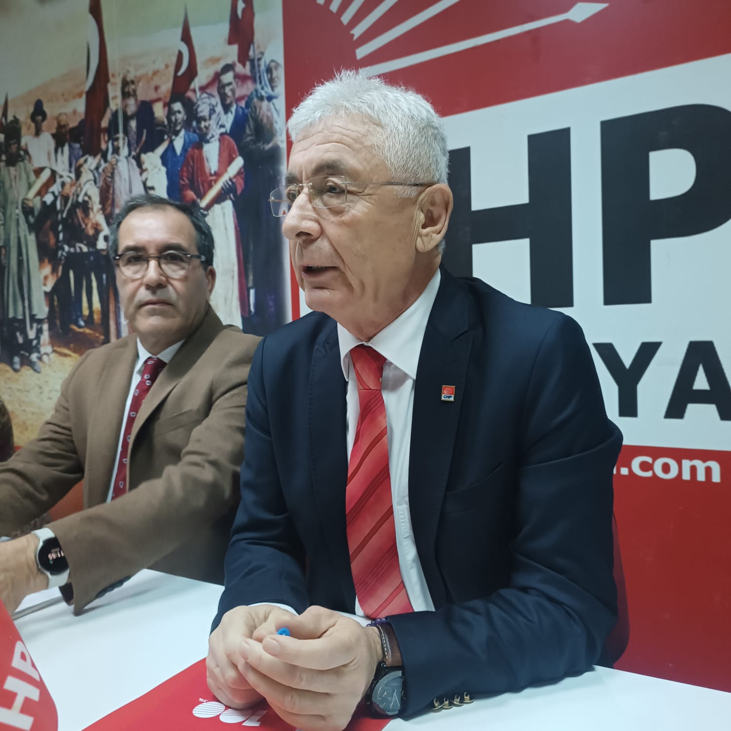 CHP'li o isim Antalya Büyükşehir Belediye Başkanı aday adayı olduğunu açıkladı