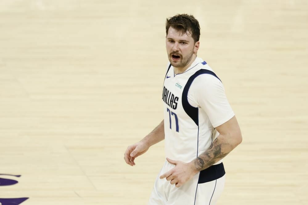 Luka Doncic'in triple double'ı Dallas Mavericks'i zafere taşıdı