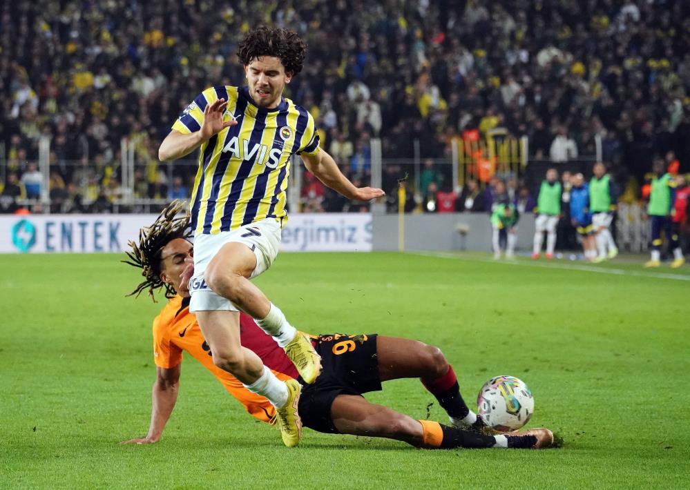 Yapay zeka Fenerbahçe Galatasaray derbisini tahmin etti