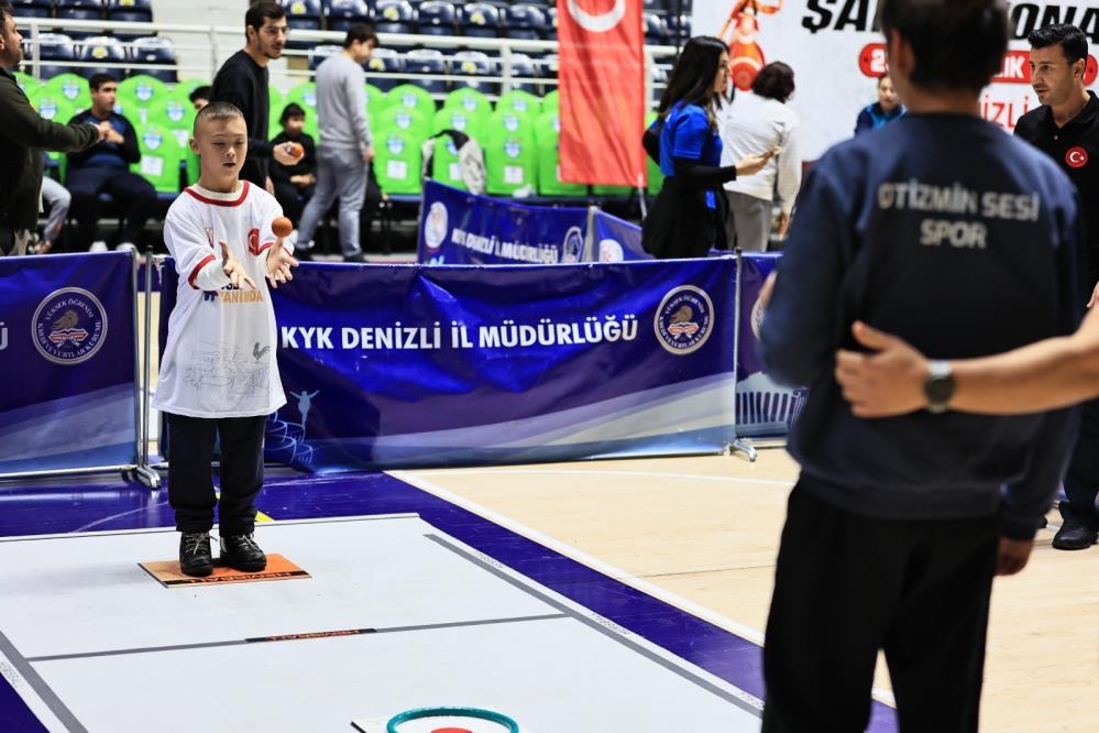 Özel sporcular Denizli'de unutulmaz Hemsball Şampiyonası yaşadı