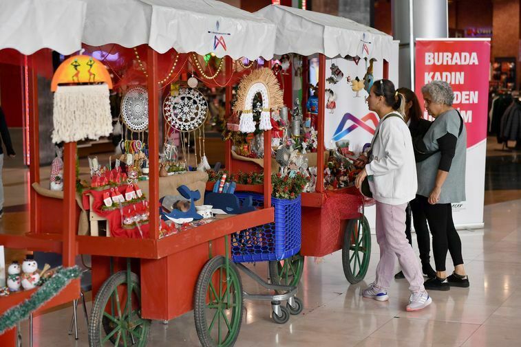 Mersin'de Yılbaşı Hediyeleri Üretici Kadınlardan!