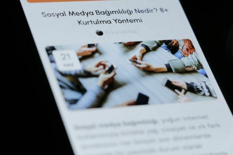 Sosyal Medya Kullanımı Kaygı, Depresyon Ve Yalnızlığa Itiyor