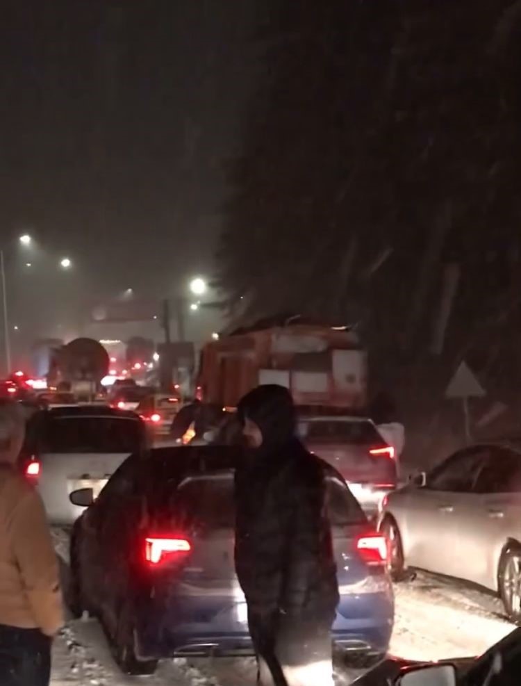 Ulaşıma Kar Engeli! Araçlar Yollarda Kaldı