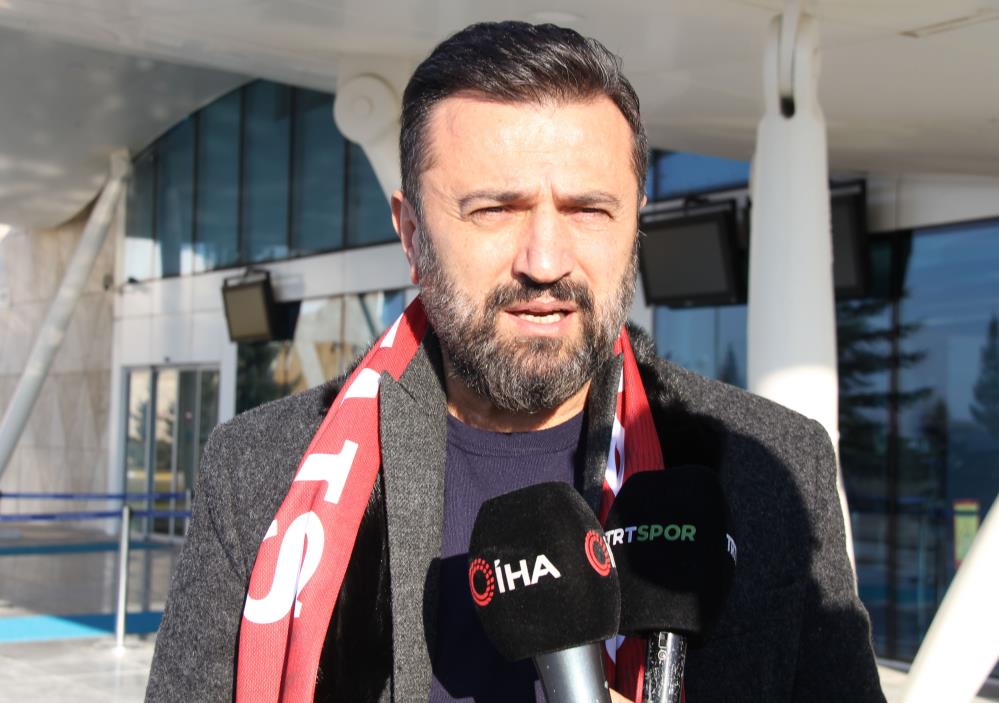 Sivasspor'un yeni hocası Bülent Uygun heyecanla karşılandı
