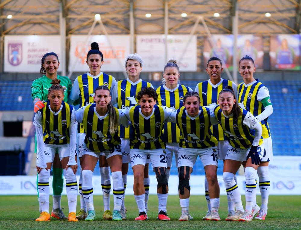 Galatasaray Kadın Futbol Takımı liderliği ele geçirdi