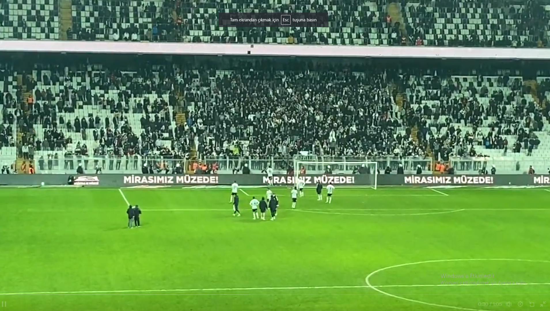 Beşiktaş Taraftarları Takımı Çağırdı Küfrü Bastı! 1 (2)