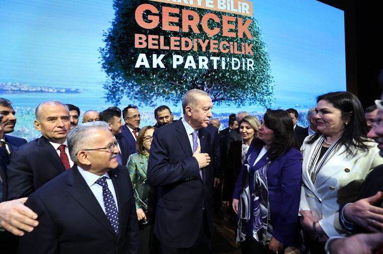 Erdoğan Ak Parti Seçim Beyannamesi'ni Açıkladı 