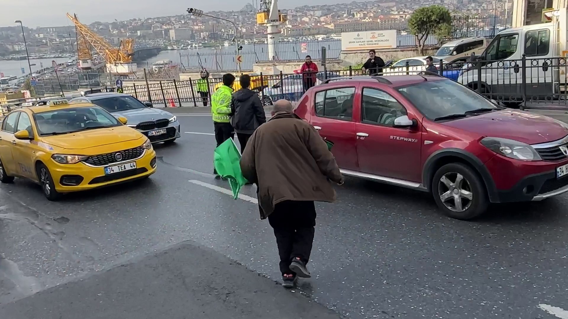 Filistin'e Destek Yürüyüşünden Dönen Vatandaşa Yumruk Attı3