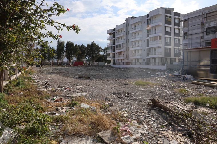 Hatay'da 65 Kişiye Mezar Olmuştu! Apartmanın Yerle Bir Olma Anı Kamerada 