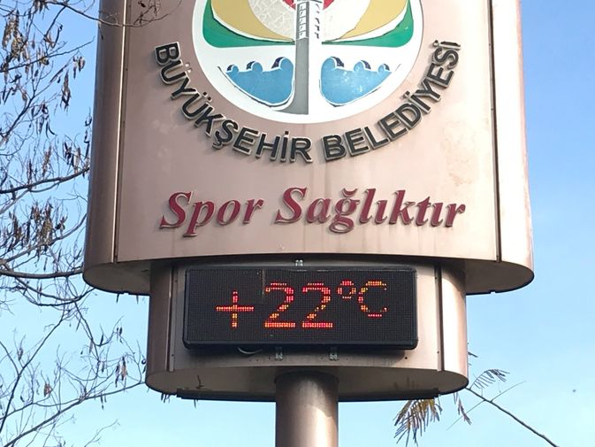 Türkiye Kara Kışı Yaşarken Adana'da Bahar Havası Var