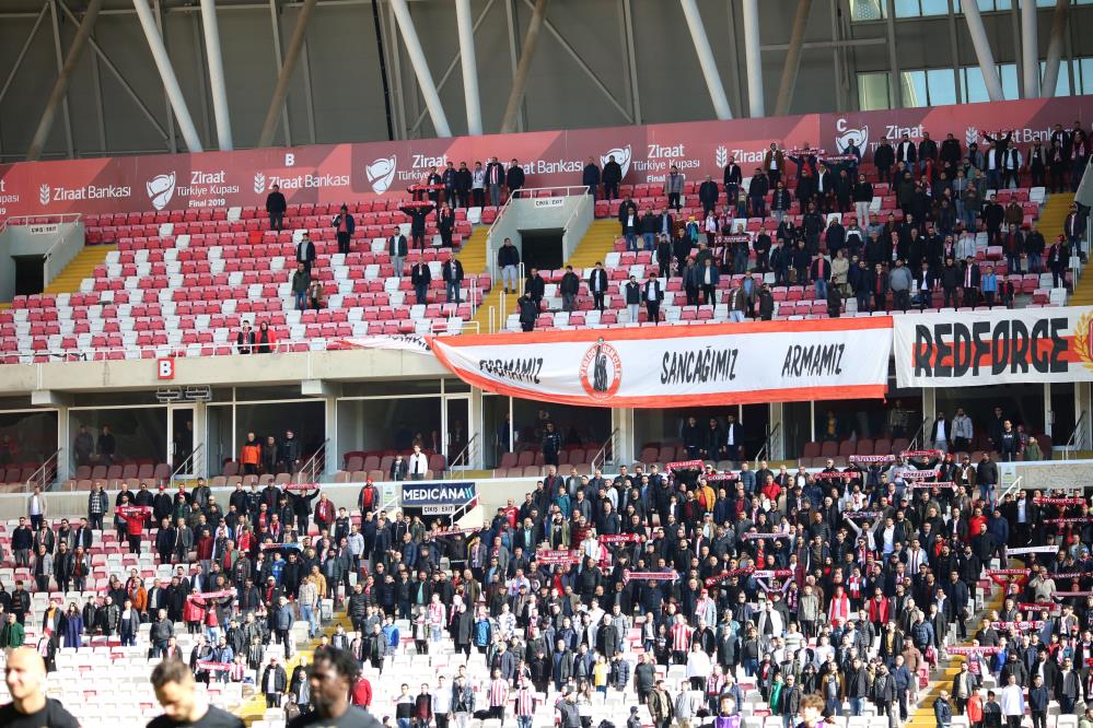 Sivasspor Rizespor maçını az taraftar takip etti