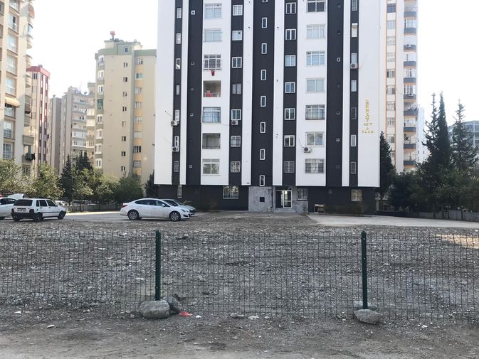 Adana'daki Zeray Sitesi Depremde Böyle Yıkıldı!