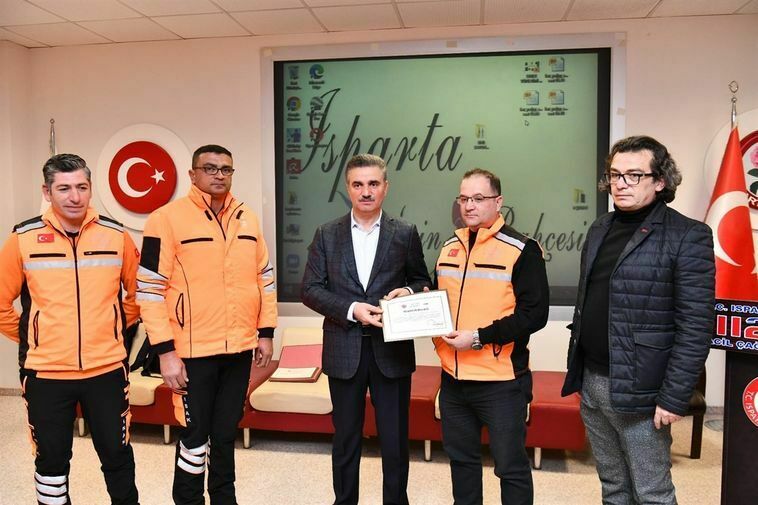 Asrın Felaketinde Hayatını Kaybedenler Isparta'da 04.17'De Anıldı 