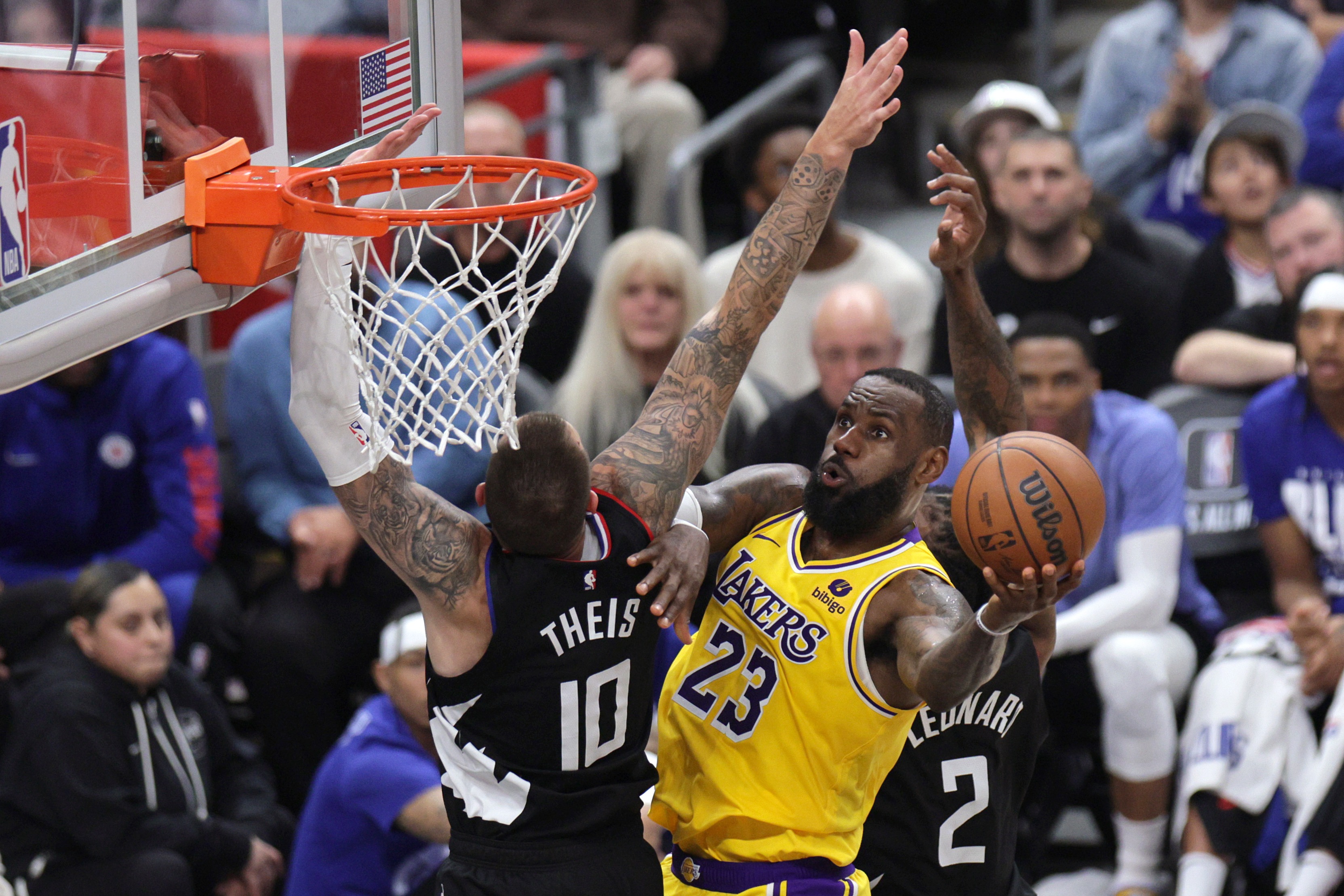 NBA'de Los Angeles Lakers, Deplasmanda Clippers'ı Yendi