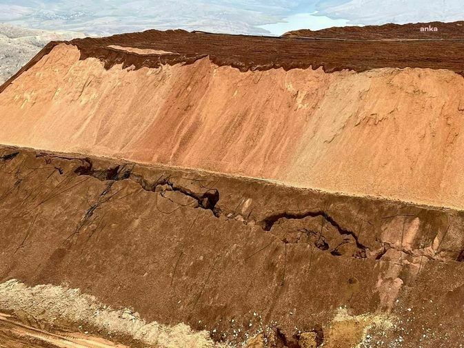 İliç'teki Altın Madeni Işçileri Yarılmaları Önceden Görüntülemiş 