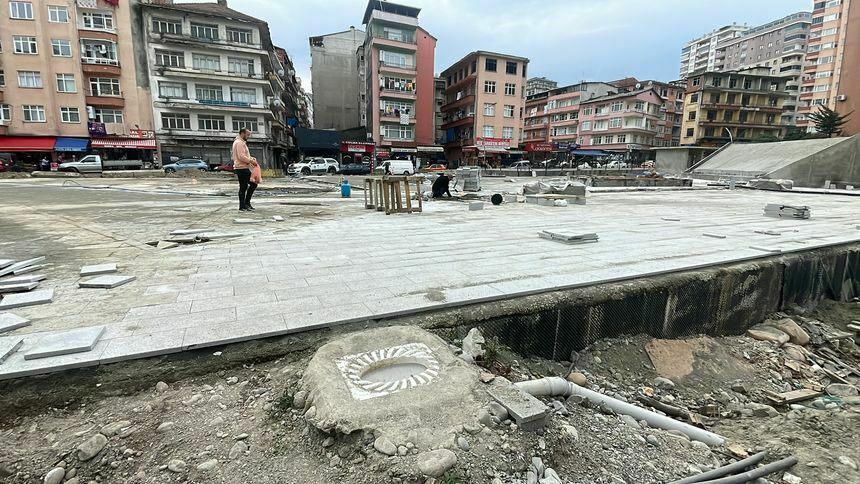 İsyan Ettiren Görüntü! Yol Kenarında Tuvalet Taşı Kaldı 