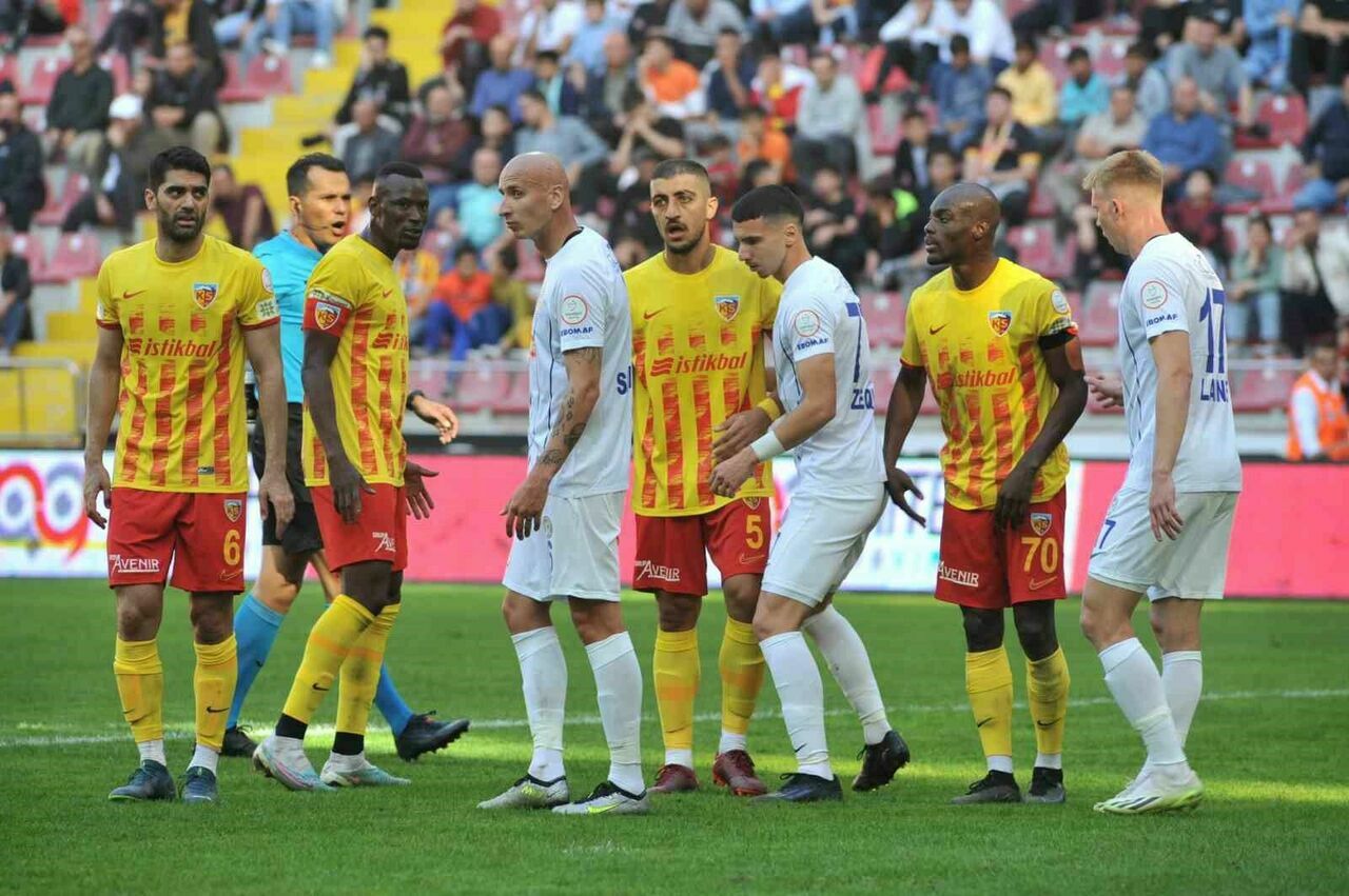 Rizespor Kayserispor maçı ne zaman saat kaçta hangi kanalda? Muhtemel 11'ler