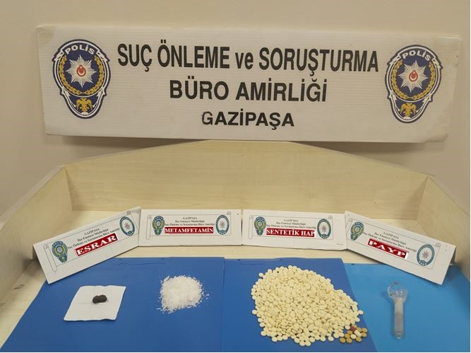Antalya'da büyük uy*şturucu operasyonu: 1000 adet sentetik ecza ve narkotik madde ele geçirildi