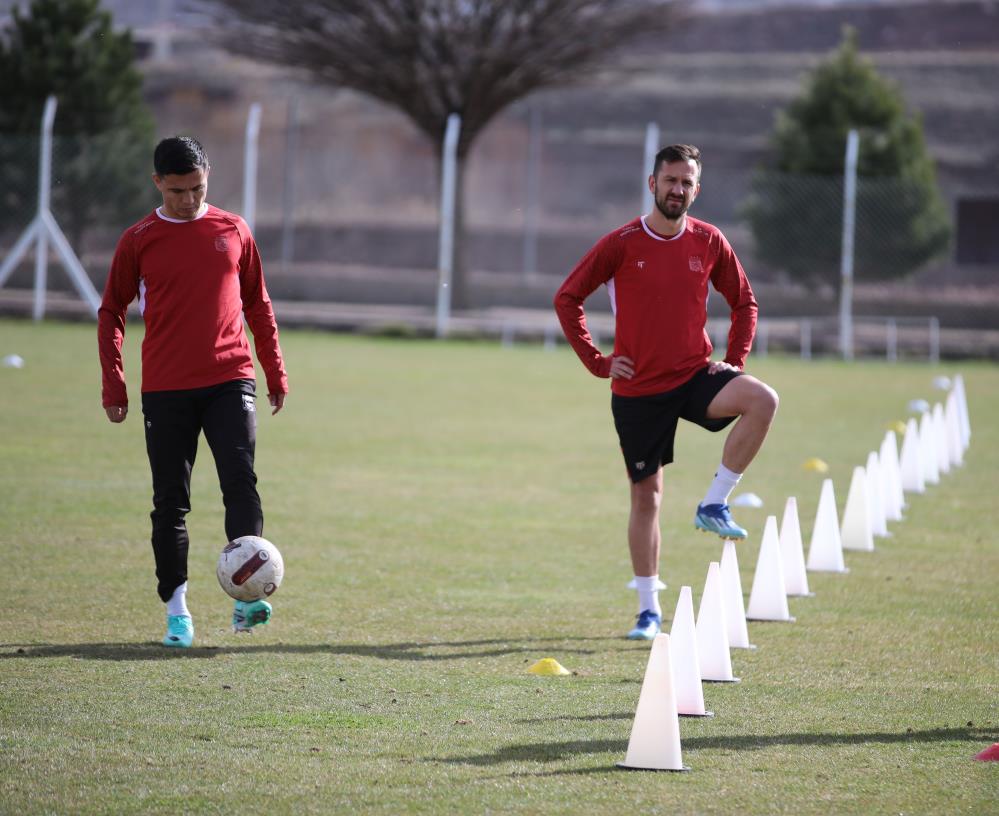 Sivasspor Fatih Karagümrük maçı için antrenmana devam ediyor