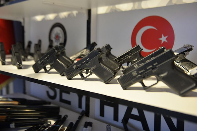 Adana'da Cephaneliğe Baskın! 80 Ruhsatsız Silah Bulundu (4) Result
