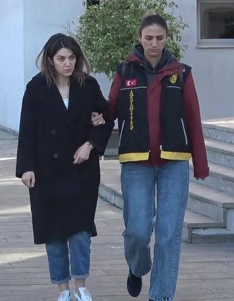 Adana'da Sahte Kadın Avukat Yakayı Ele Verdi (2) Result