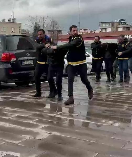 Adana'da Silahla Rehin Alıp Mobil Uygulamadan Gasp Ettiler (3) Result