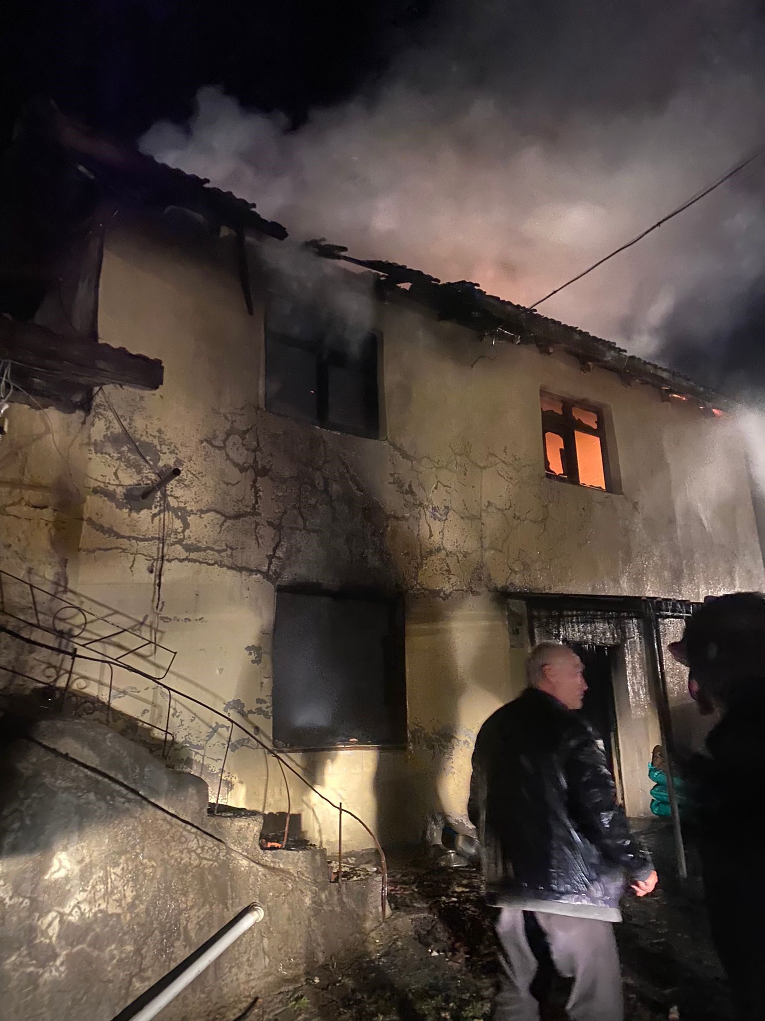 Mutfak Tüpü Patladı, Çıkan Yangında 1 Kişi Hayatını Kaybetti3