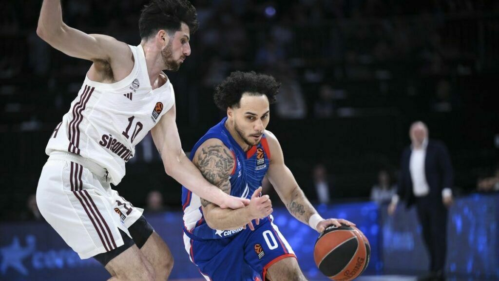 Anadolu Efes Bayern Münih'i farklı yendi