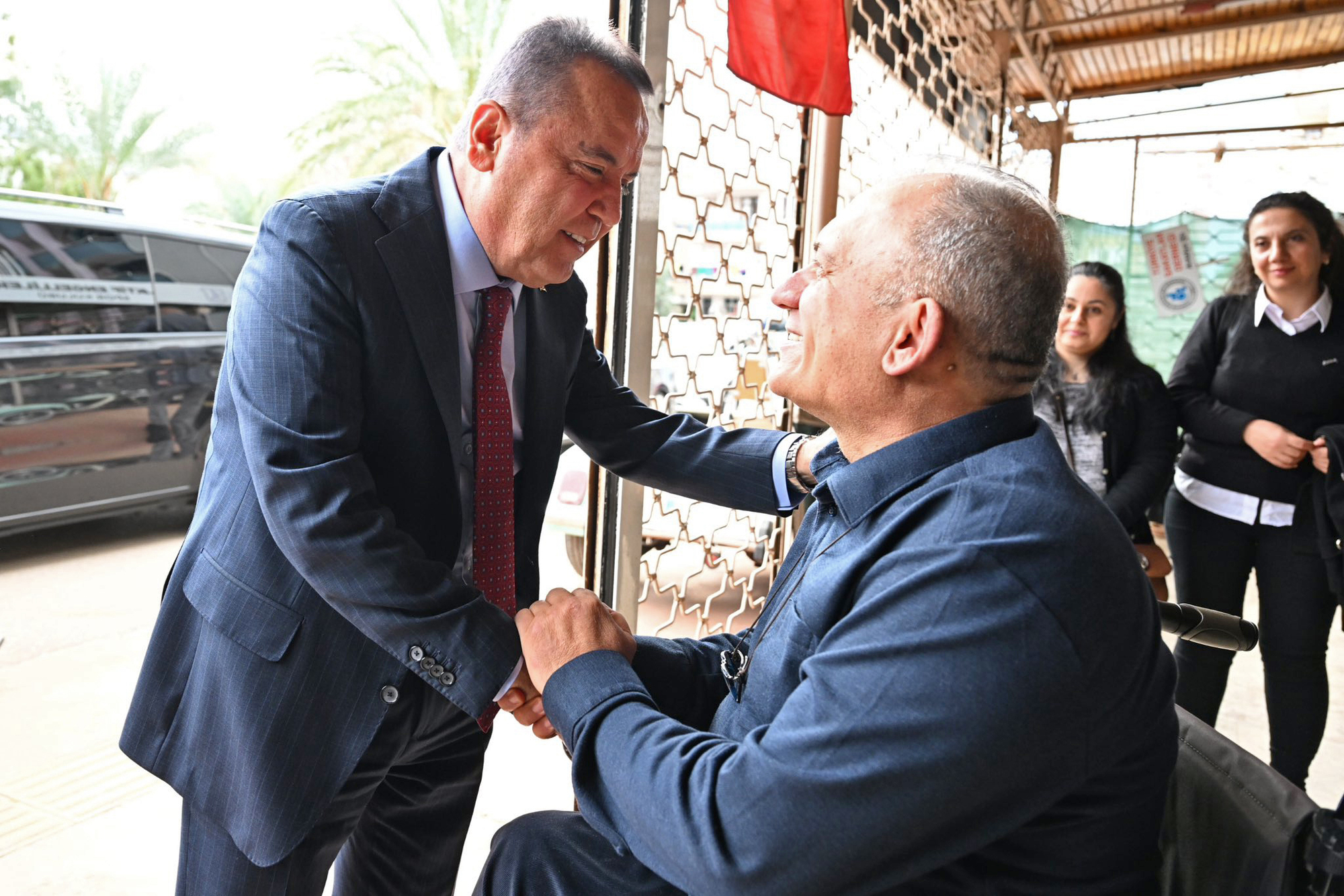 Başkan Muhittin Böcek Türkiye Sakatlar Derneği'ni ziyaret etti