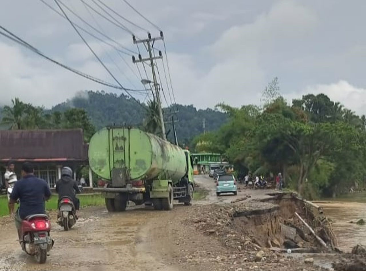 Endonezya'da Sel Ve Toprak Kayması4