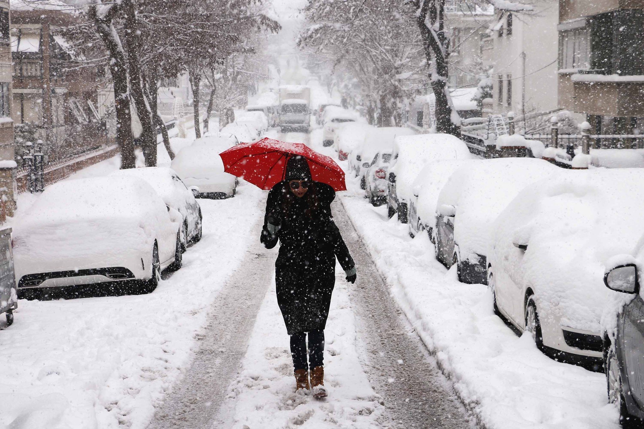 Botlarınızı Eldivenlerinizi Hazırlayın İstanbul'a Uyarı Geldi! Kar Geliyor...