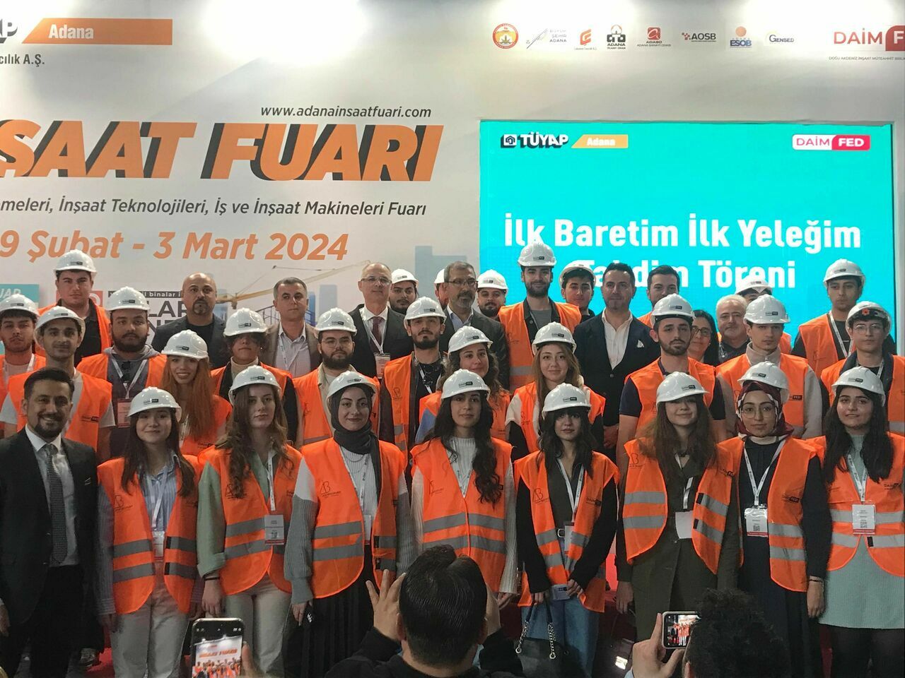 DAİMFED ve ATÜ İş Birliğiyle 'İlk Baretim-İlk Yeleğim' Projesi Hayata Geçirildi