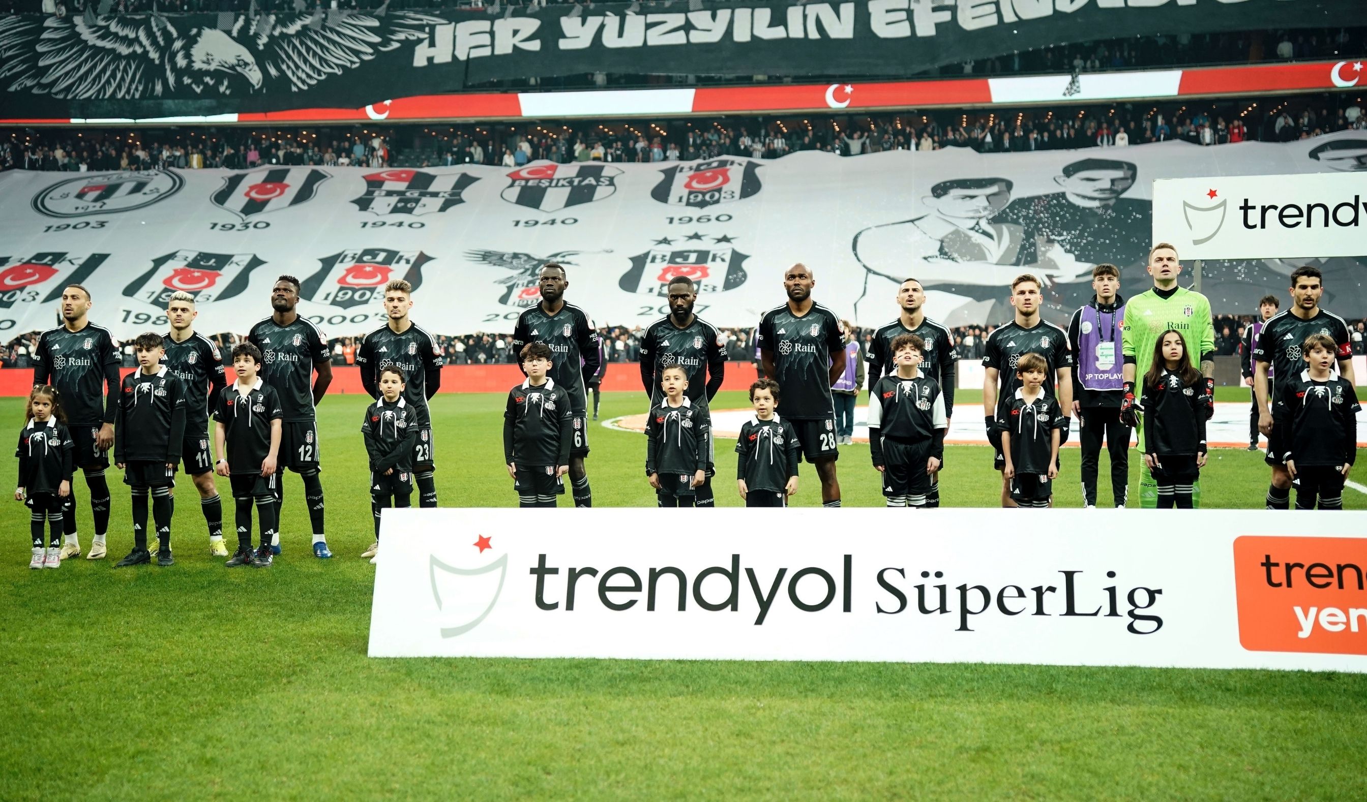 Beşiktaş Kalan 10 Maçının 8'Ini İstanbul'da Oynayacak (1)