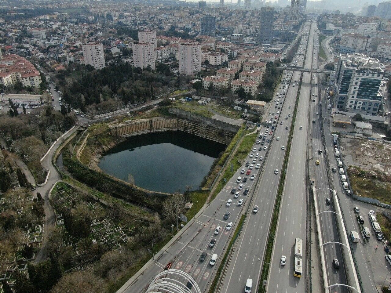 Kadıköy'deki Inşaat Alanı Google Maps'te Göl Olarak Gösterildi (4)