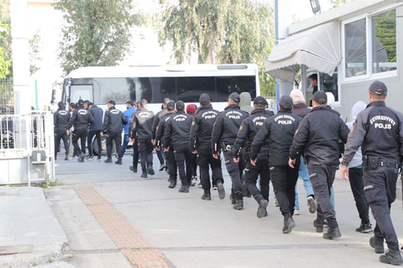 Mersin'de 180 Milyonluk Sazan Sarmalı Operasyonu! 20 Kişi Tutuklandı (4) Result