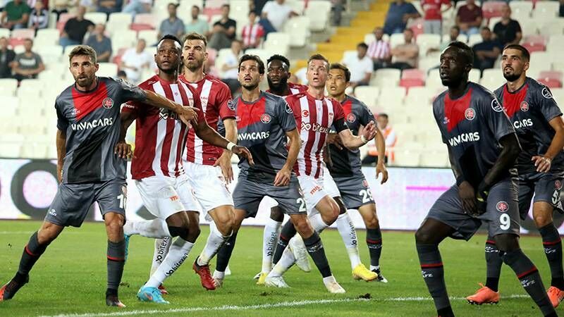 Sivasspor Karagümrük maçı ne zaman saat kaçta hangi kanalda? Muhtemel 11'ler