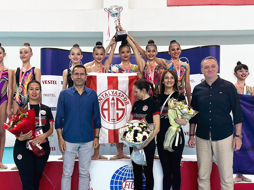 3 Ritmik Cimnastik Yıldızlar Kulüpler Arası Türkiye Şampiyonası Şampiyonu Antalyaspor 3