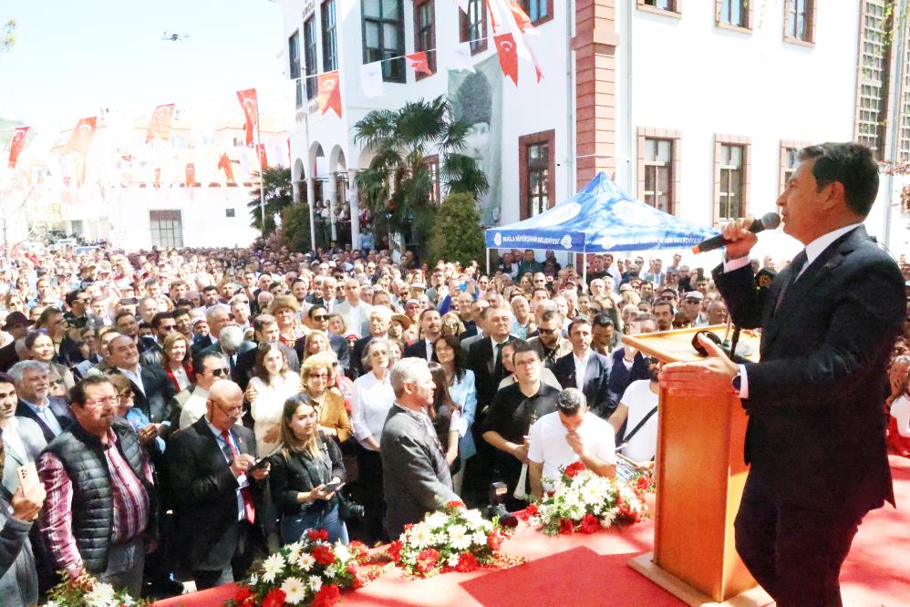 Muğla Büyükşehir Belediye Başkanı Ahmet Aras göreve başladı