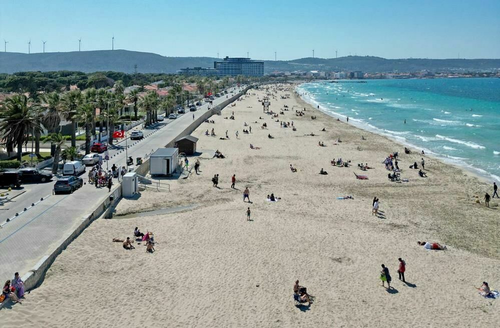 Çeşme'de bayram yoğunluğu nüfus 1 milyona ulaştı