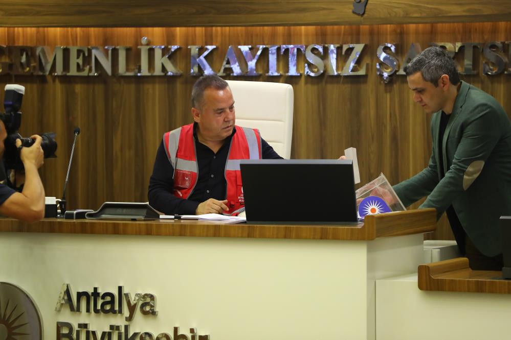 Antalya Büyükşehir Belediye Meclisi yeni dönem ilk toplantısını yaptı