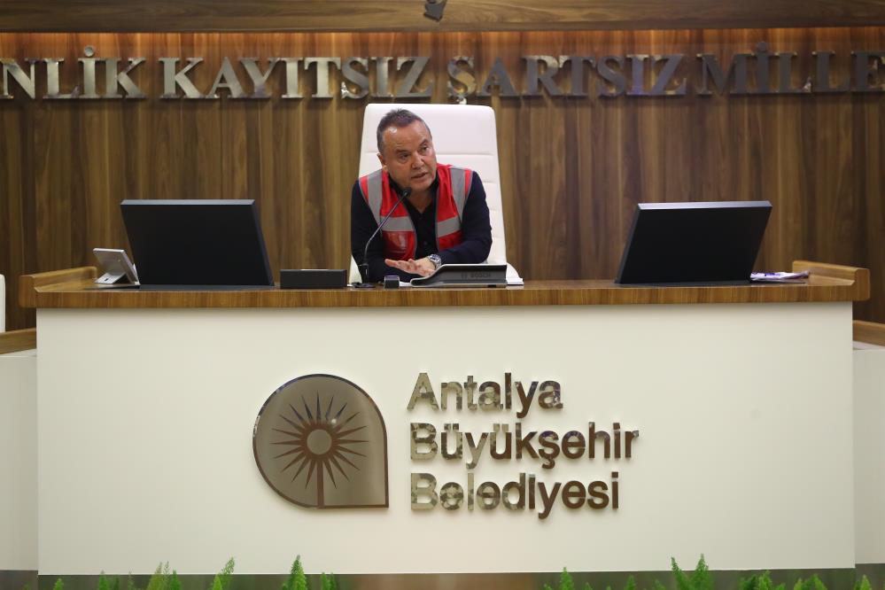 Antalya Büyükşehir Belediye Meclisi yeni dönem ilk toplantısını yaptı