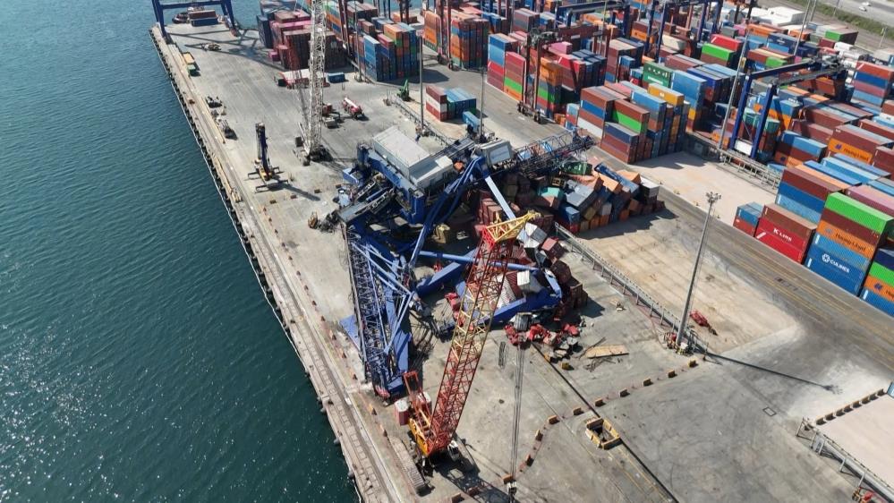 Kocaeli Limanı'nda enkaz kaldırma çalışmaları 1 aydır sürüyor