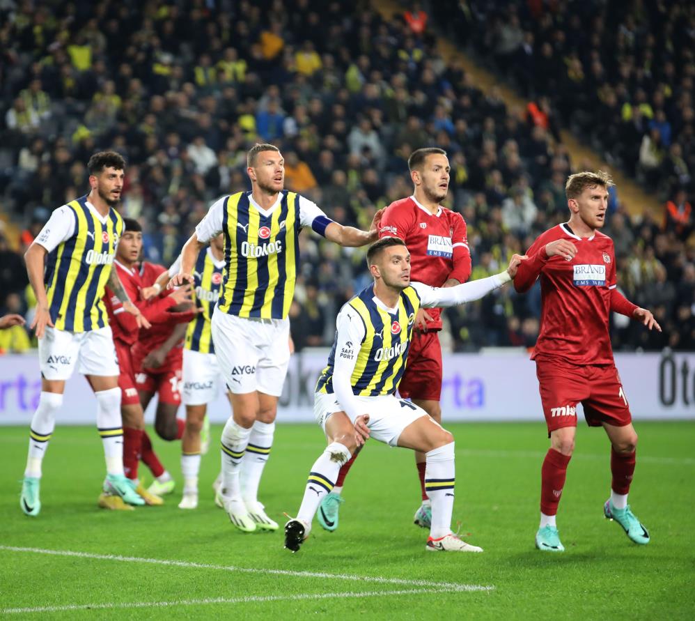 Sivasspor ve Fenerbahçe arasındaki maçlar bol gollü geçiyor