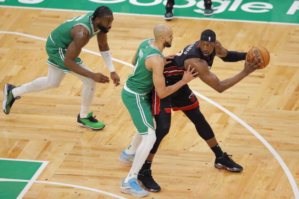 Miami Heat Boston Celtics'i mağlup ederek seriyi 1-1'e getirdi