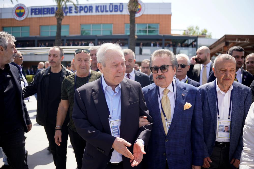 Aziz Yıldırım 6 yıl sonra Fenerbahçe tesislerine döndü