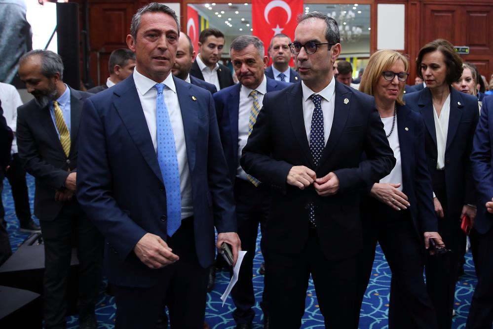 Fenerbahçe Yüksek Divan Kurulu'nda Şekip Mosturoğlu Başkanlığa seçildi